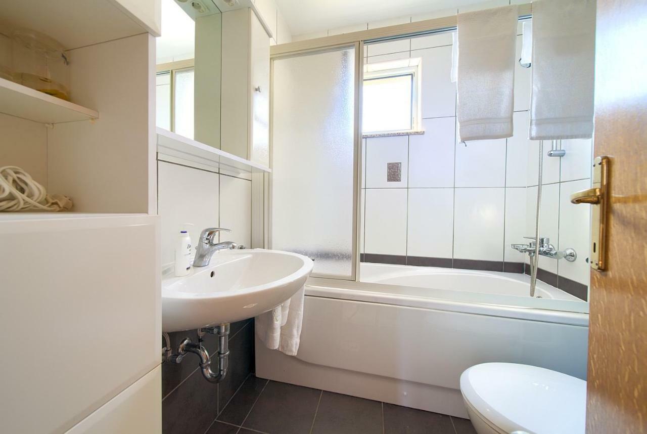 Apartman Adria Malinska Ngoại thất bức ảnh