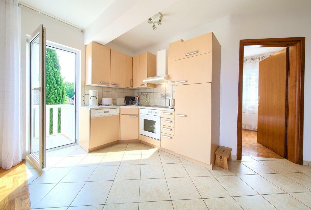 Apartman Adria Malinska Ngoại thất bức ảnh